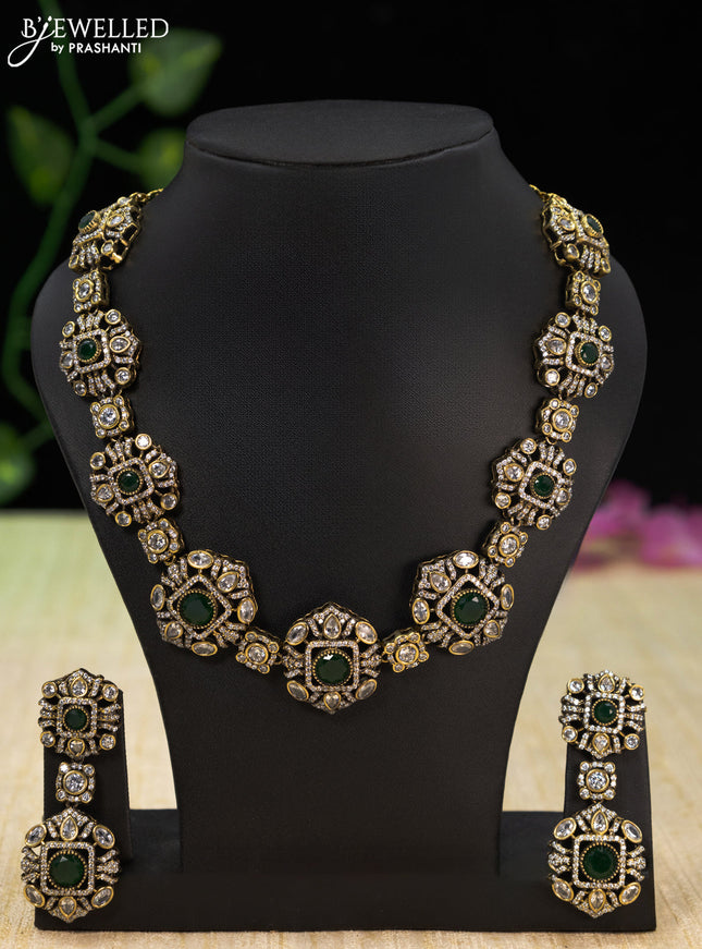 Necklace with emerald and cz stones in victorian finish