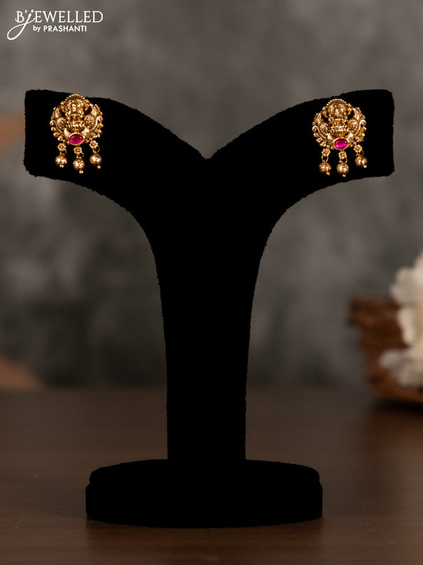 Antique pendant set lakshmi design with kemp stones and golden beads hanging