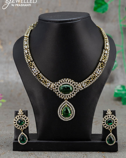 Necklace with emerald and cz stones in victorian finish