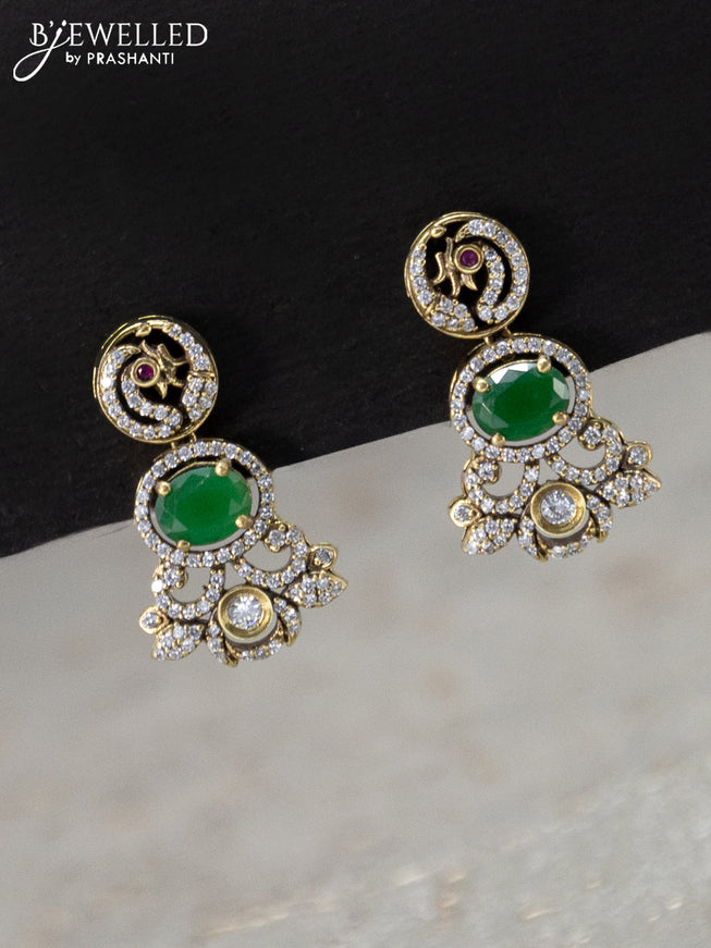 Necklace with emerald and cz stones in victorian finish