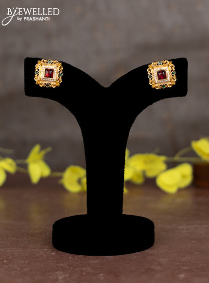 Pearl necklace with kemp and cz stones