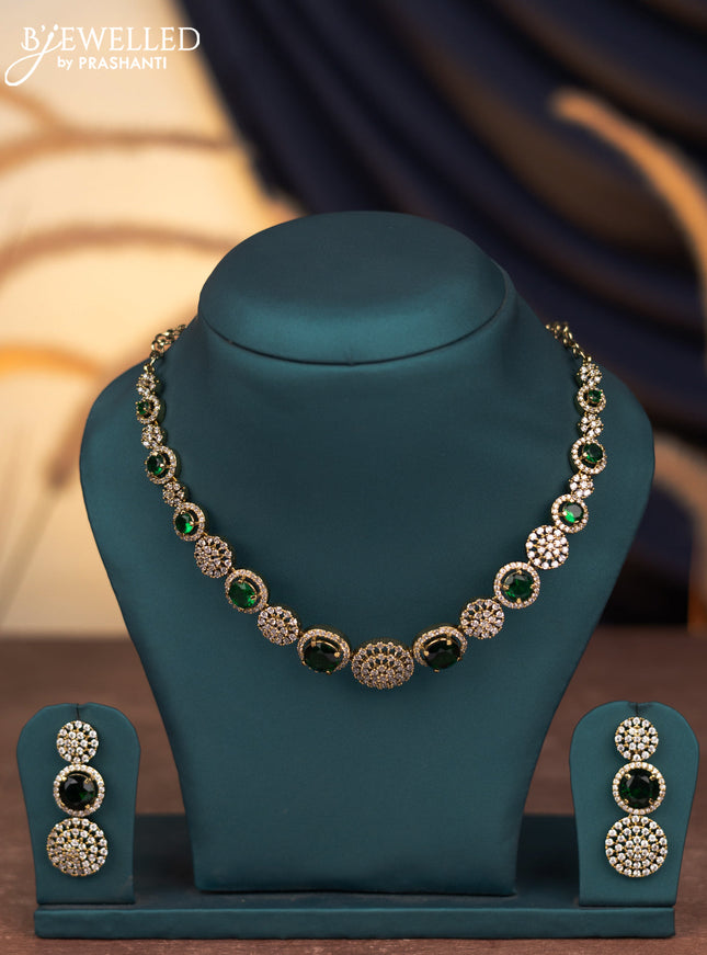 Necklace with emerald and cz stones in victorian finish