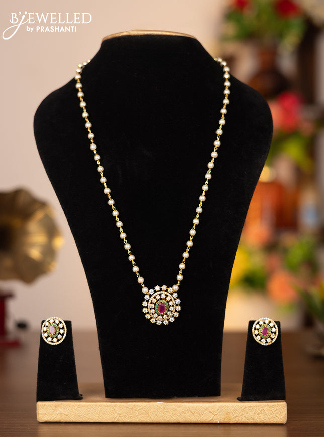 Pearl necklace with kemp and cz stones