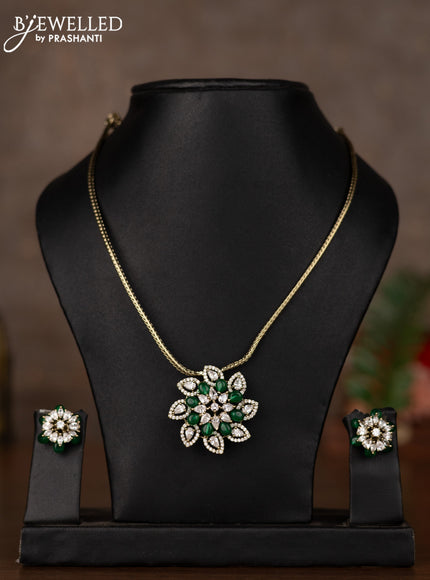 Necklace with emerald and cz stones in victorian finish