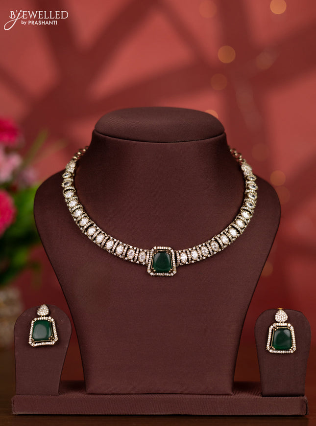 Necklace with emerald and cz stones in victorian finish