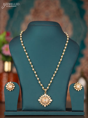 Pearl necklace with white stones pendant and pearls