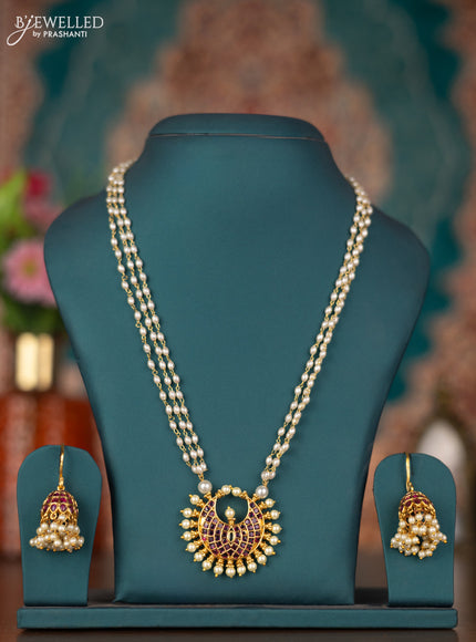 Pearl necklace with kemp stones pendant and pearls
