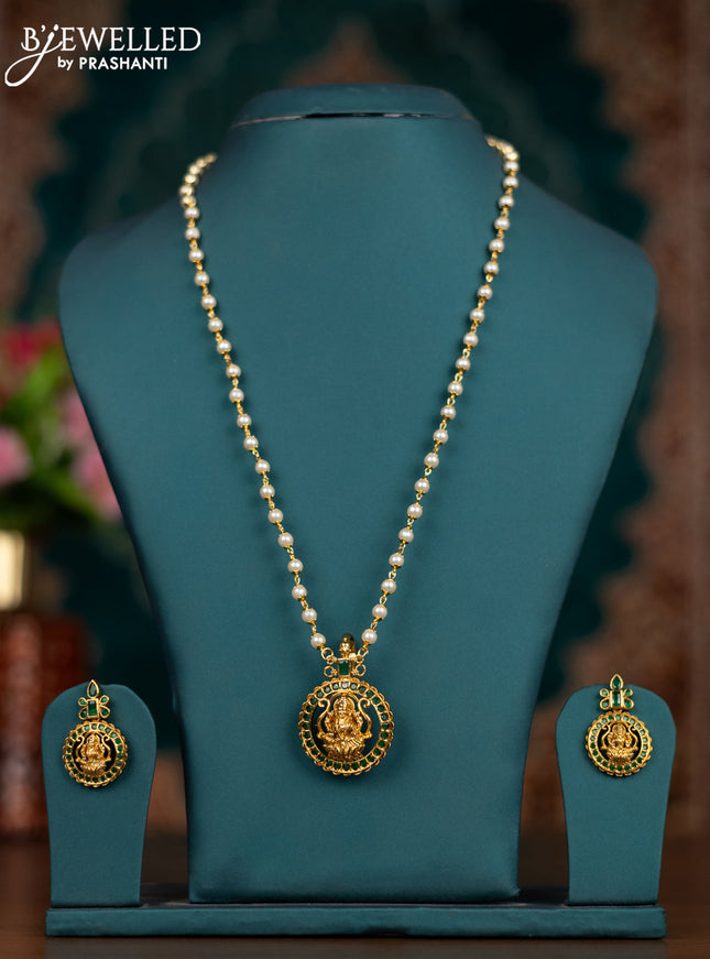 Pearl necklace lakshmi pendant with emerald stones