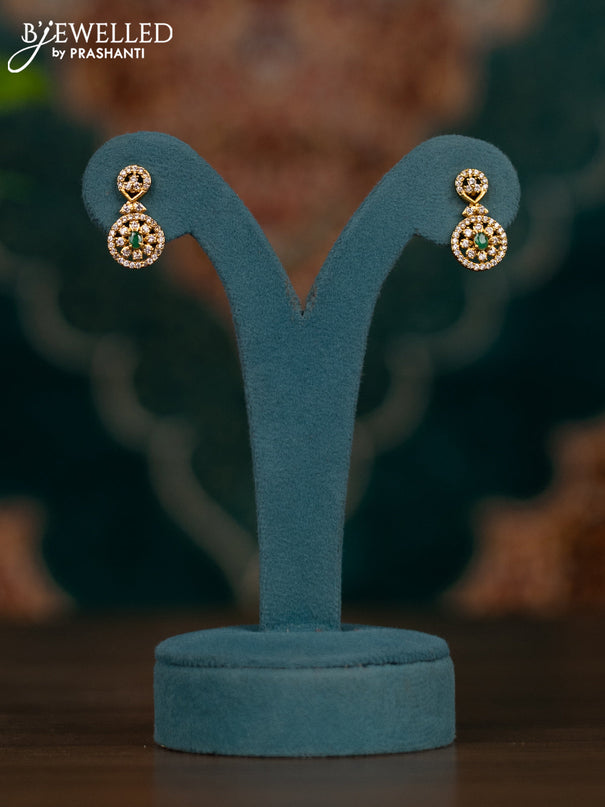 Pearl necklace with emerald and cz stones