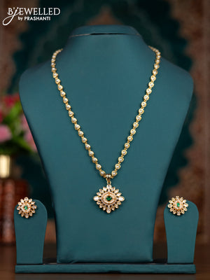 Pearl necklace with emerald & cz stones and pearls
