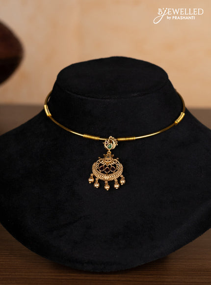 Antique ring type choker with kemp stones and golden beads hangings