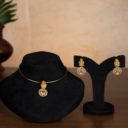Collection image for: Ring type Choker