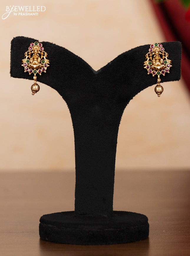 Pearl necklace lakshmi pendant with kemp stones and golden beads hangings