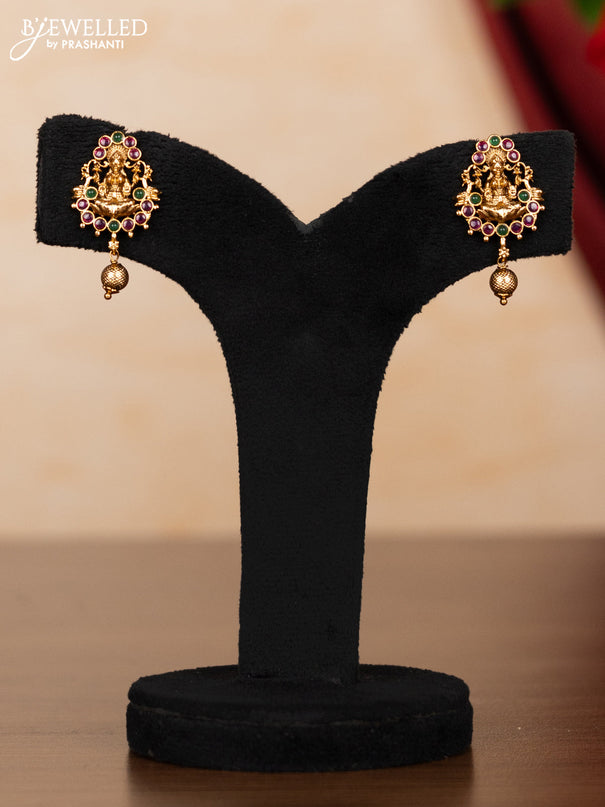 Pearl necklace lakshmi pendant with kemp stones and golden beads hangings