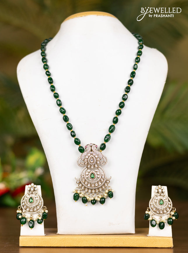 Beaded dark green necklace with pendant in victorian finish