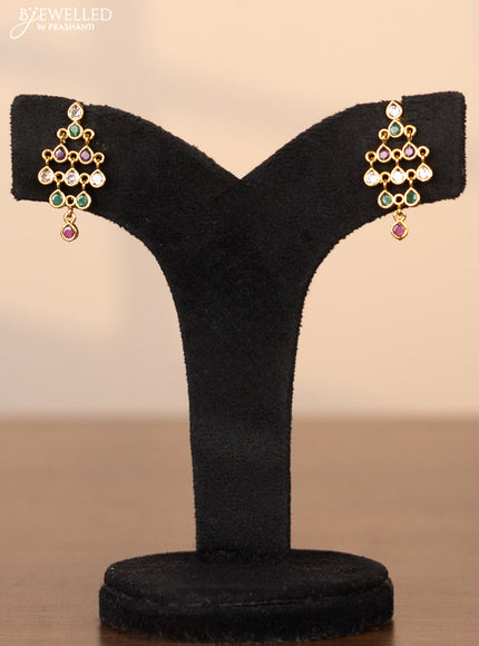 Pearl choker with pendant in kemp and white stones