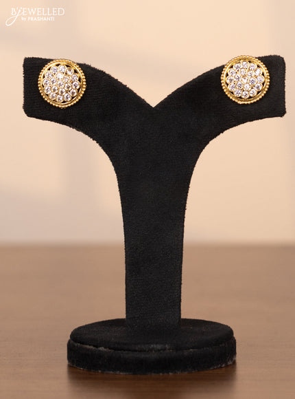 Pearl choker with floral pendant in white stones