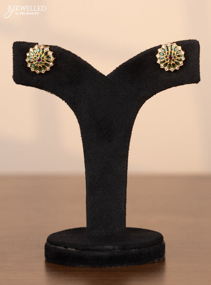Pearl choker with floral pendant in green stones