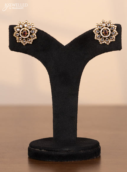 Pearl choker with floral pendant in kemp and white stones