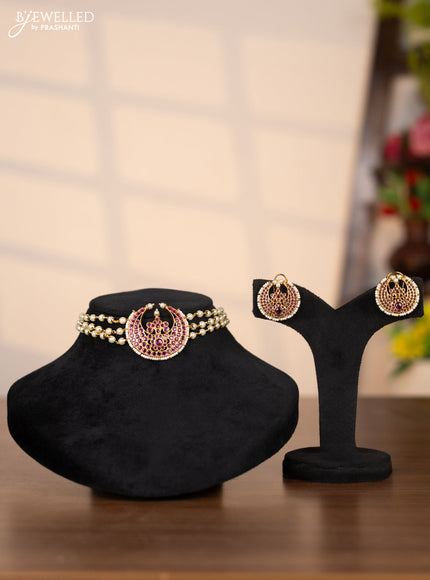 Pearl choker with chandbali pendant in kemp stones