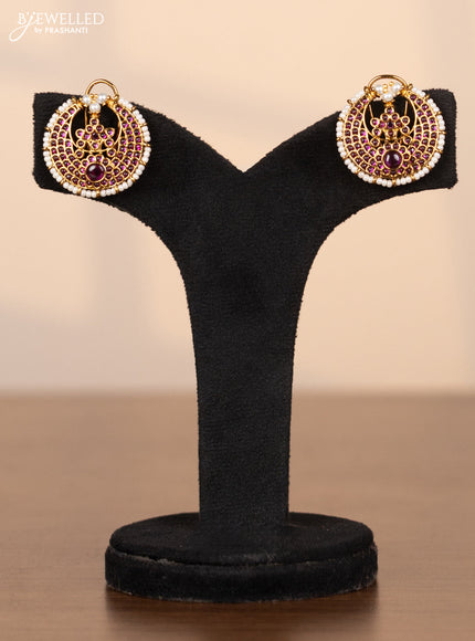 Pearl choker with chandbali pendant in kemp stones