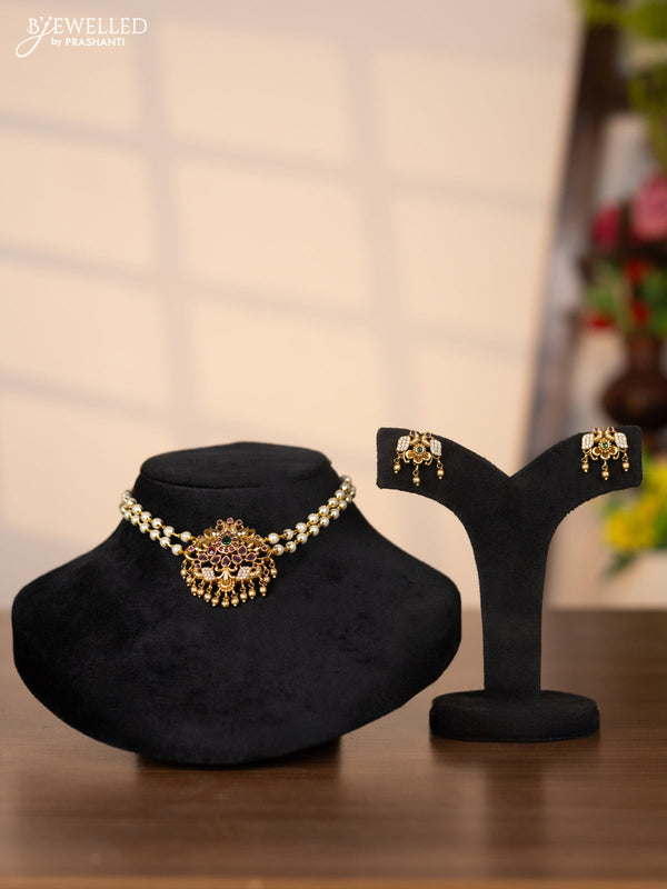 Pearl choker with double peacock pendant in kemp and cz stones