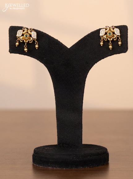 Pearl choker with double peacock pendant in kemp and cz stones