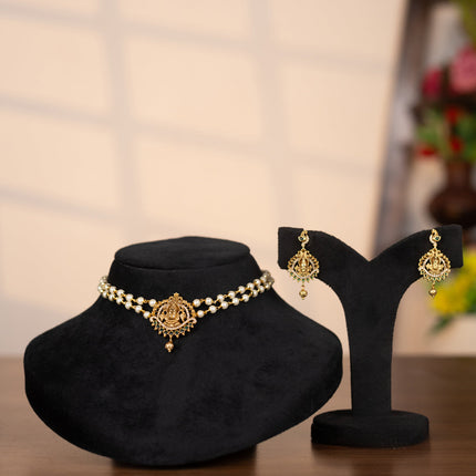 Collection image for: Pearl Choker