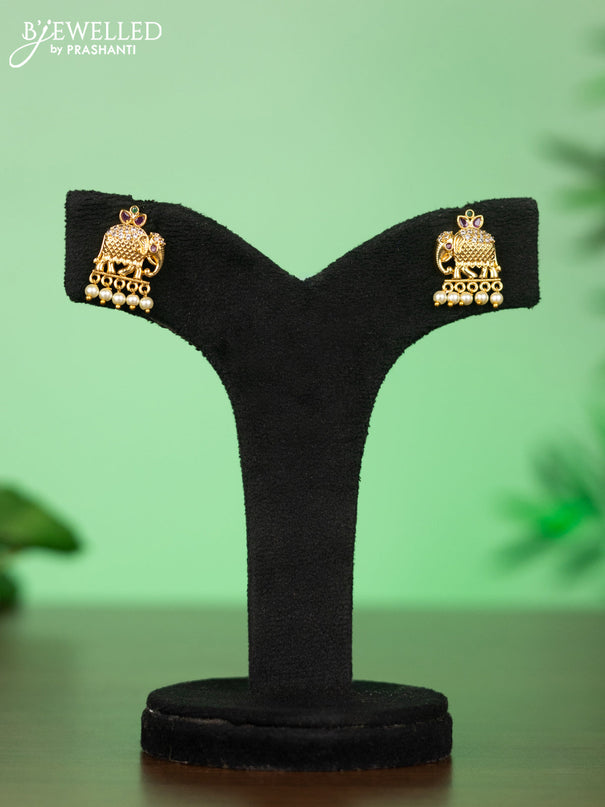 Attigai necklace with elephant pendant in white stones & pearl hanging