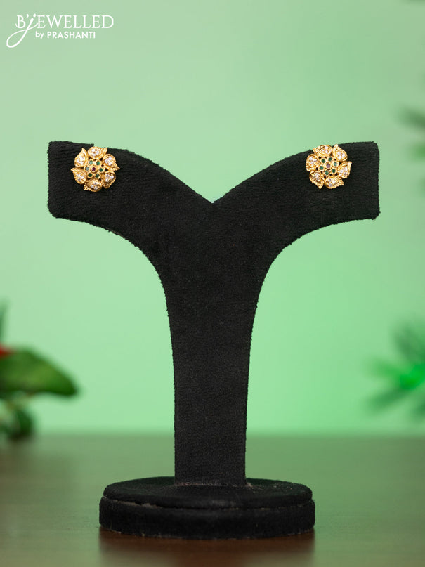 Attigai necklace with floral pendant in kemp ,white and green stones