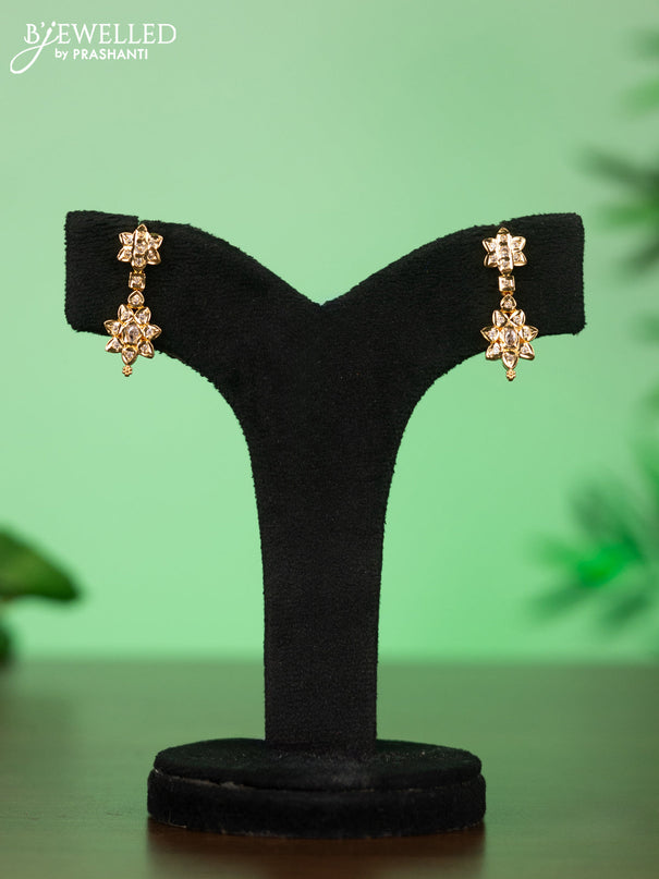 Attigai impon necklace with pendant in white stones