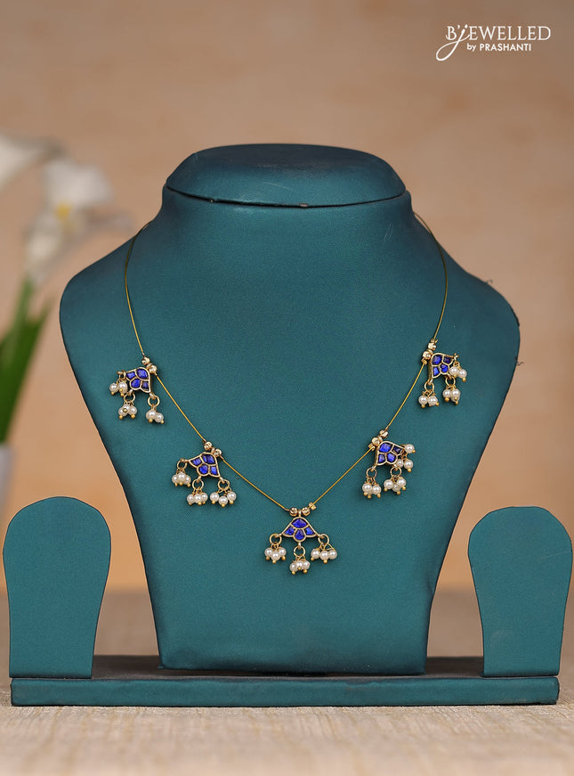 Invisble chain with blue jadau stones