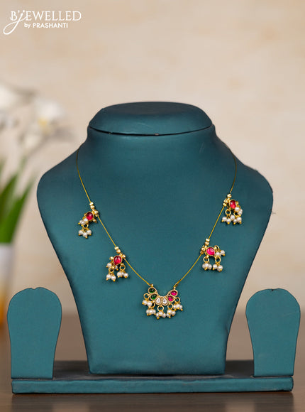 Invisible chain with kemp & kundan stones and pearl hangings without earrings