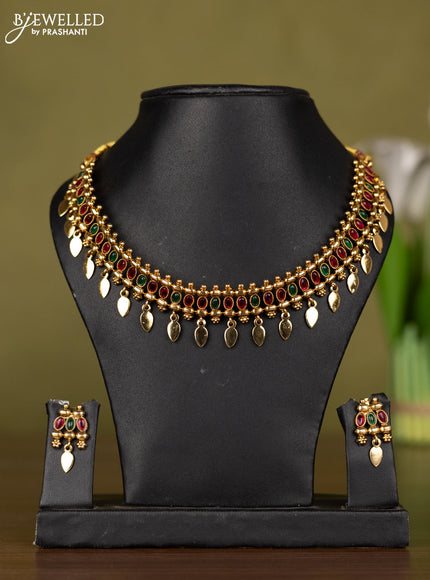 Antique necklace with kemp stones and hangings