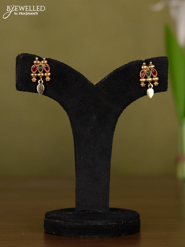 Antique necklace with kemp stones and hangings