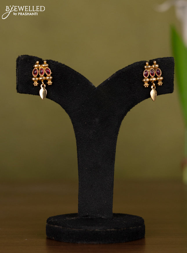 Antique necklace with pink kemp stones and hangings