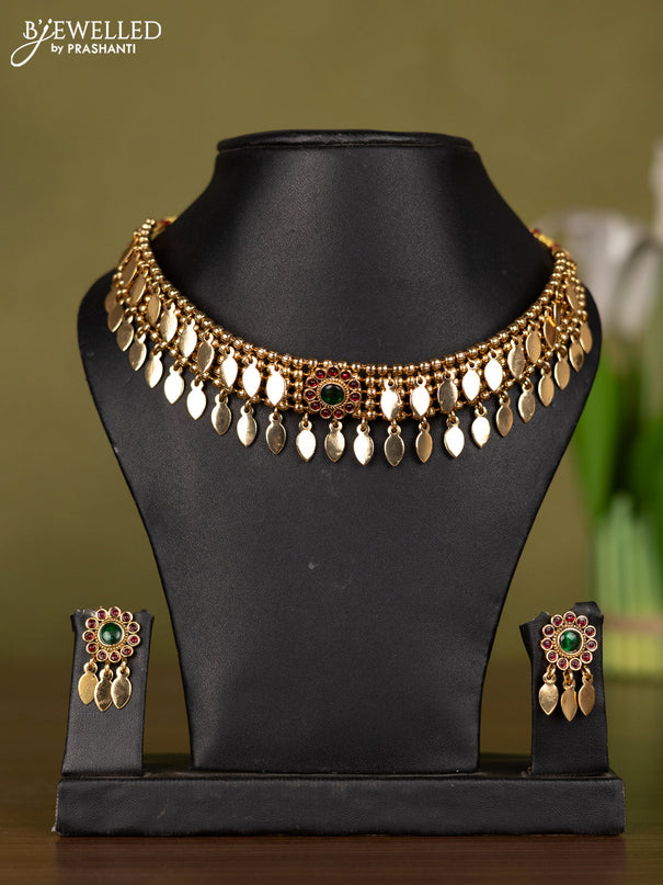 Antique necklace with kemp stones and hangings