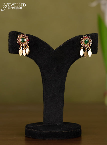 Antique necklace with kemp stones and hangings