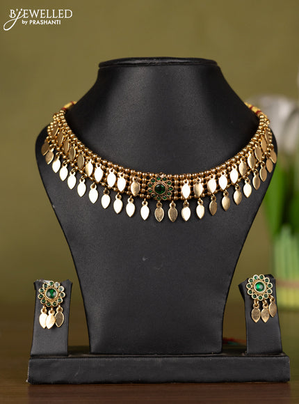 Antique necklace with green kemp stones and hangings