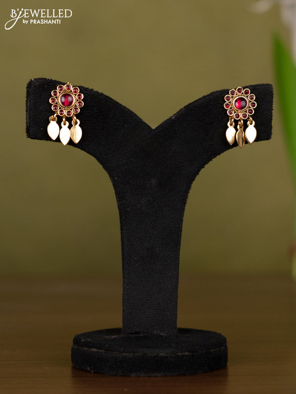 Antique necklace with pink kemp stones and hangings