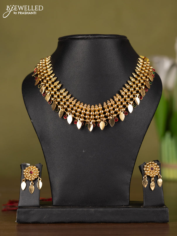 Antique necklace with kemp stones and hangings