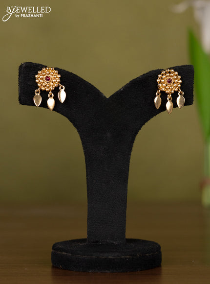 Antique necklace with kemp stones and hangings