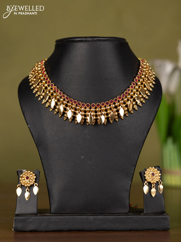 Antique necklace with pink kemp stones and hangings