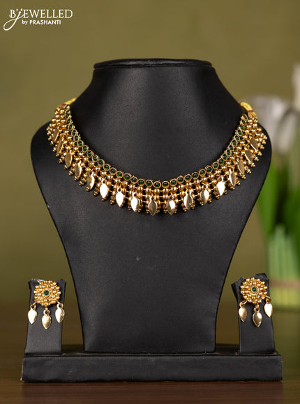 Antique necklace with green kemp stones and hangings