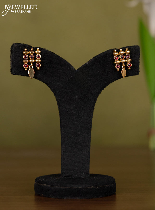 Antique necklace with kemp stones and hangings
