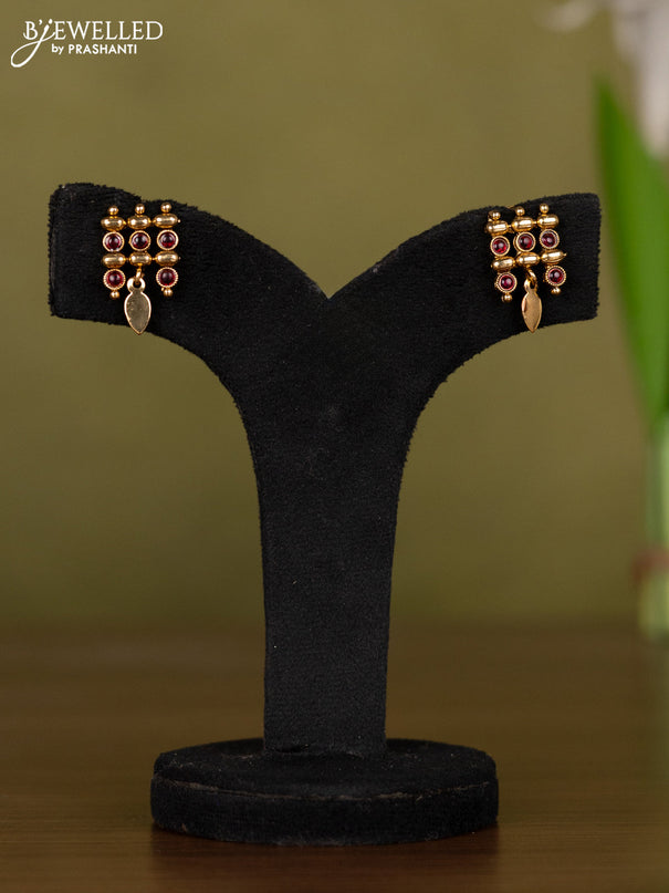 Antique necklace with kemp stones and hangings