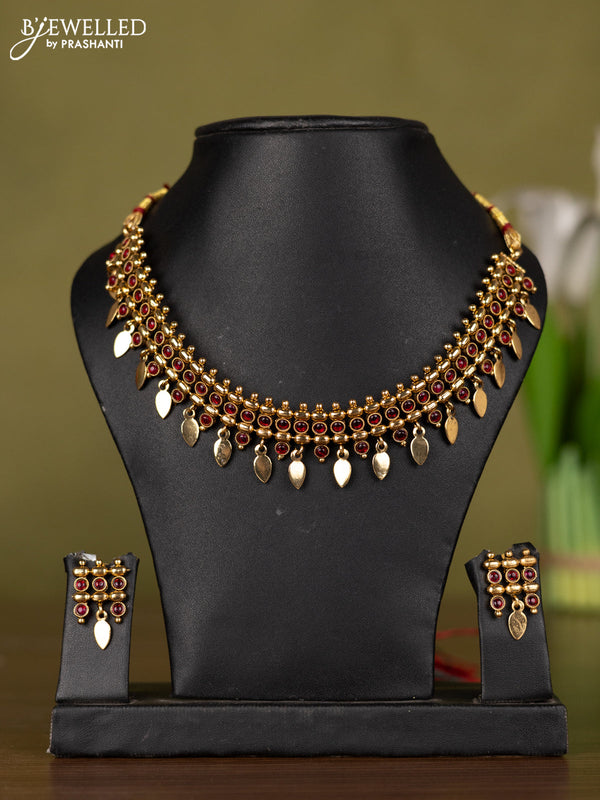 Antique necklace with pink kemp stones and hangings