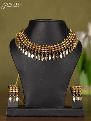 Antique necklace with kemp stones and hangings