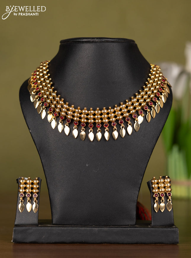 Antique necklace with pink kemp stones and hangings