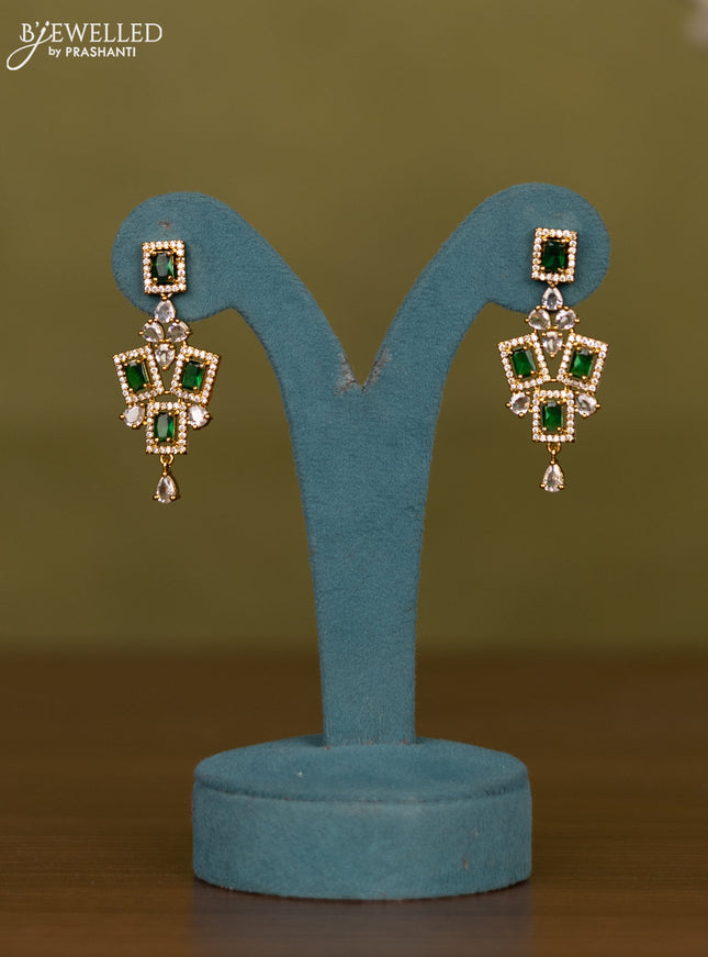 Necklace with emerald and cz stones in victorian finish
